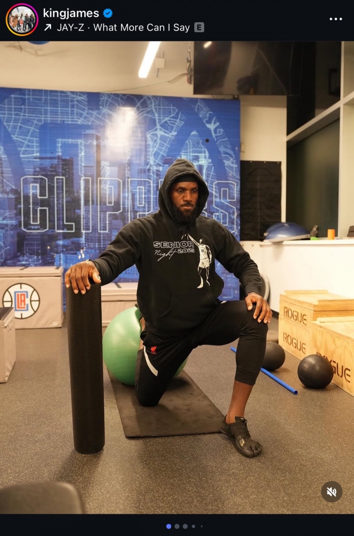 跳过：詹姆斯恳求快船对湖人的虚张声势 珍妮只会嘲笑它